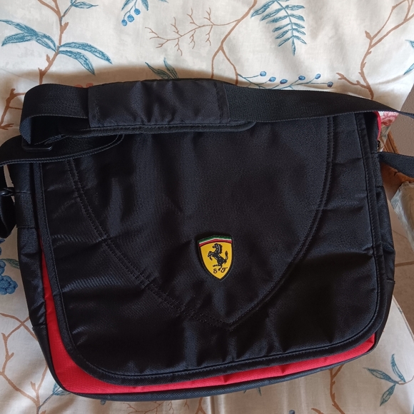 Scuderia Ferrari Messenger Bag